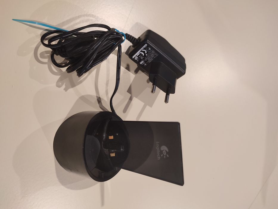 Зарядная станция Logitech L-LN13