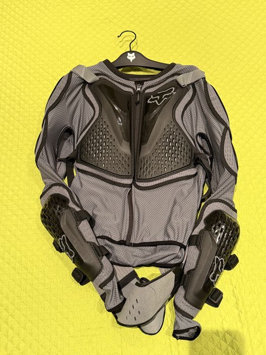 Colete Fox como novo