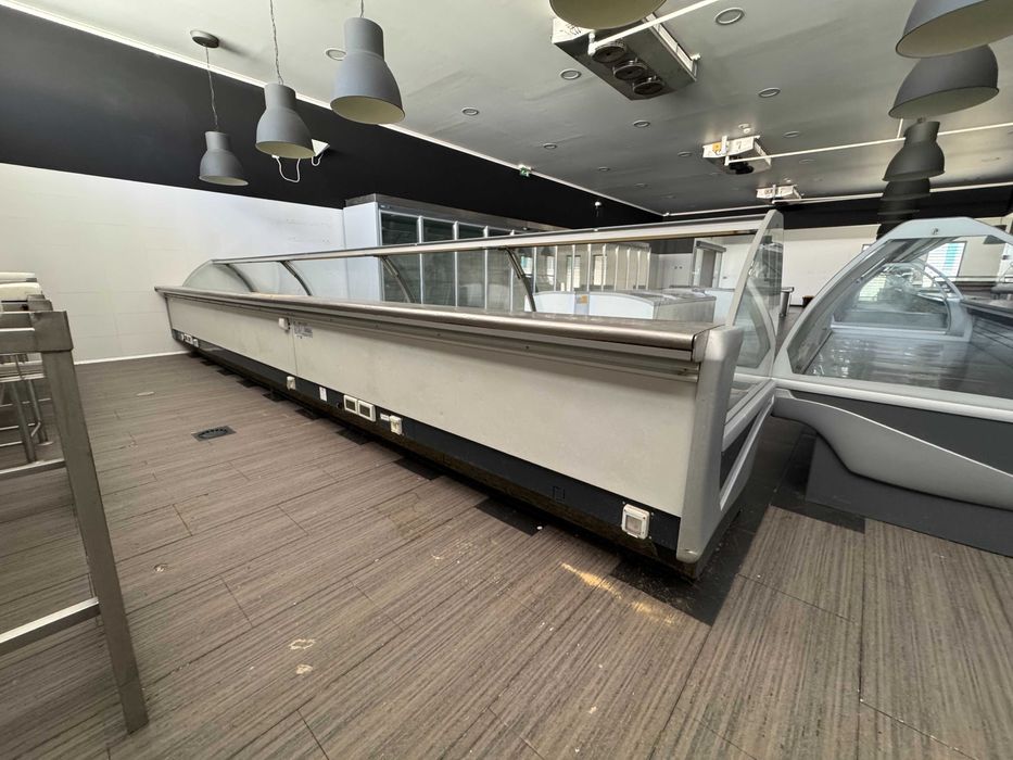 Vitrinas Refrigeradas Profissionais para Talho/Supermercado - 6,4m