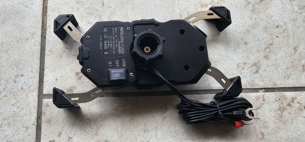 Carregador /suporte wireless para mota