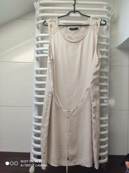 Sukienka z koronką M