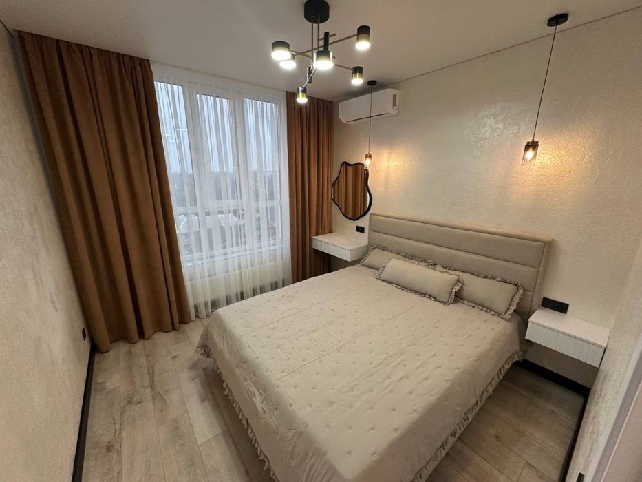 Продам 2 ком Центр Голливуд