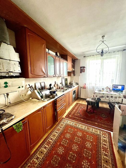 Продаж 2х поверхового будинку.  Вулиця Замкова