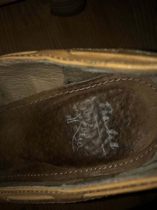 Beżowe czółenka na kaczuszce firmy Bata