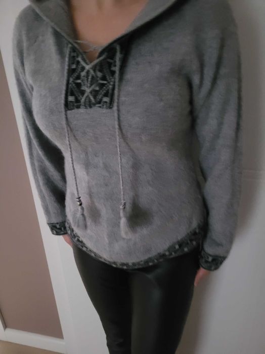 Sweter wełniany r. 36/38