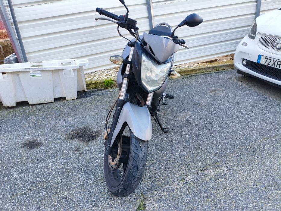 Moto Sym 125 cc.