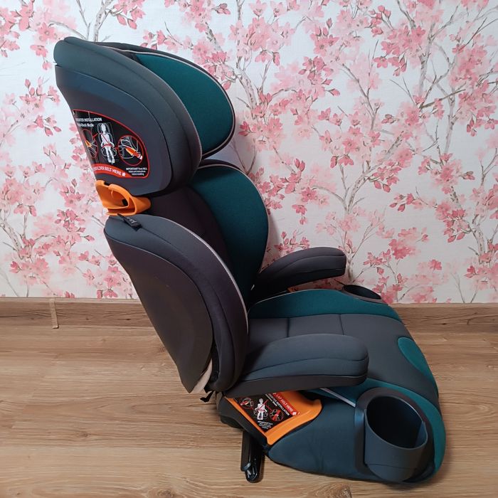 Автокресло-бустер Chicco KidFit