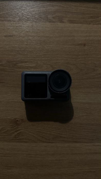 DJI Osmo Action (1. generacja) – kamera + selfie stick
