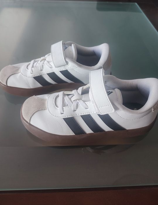 Tênis de  criança Adidas.