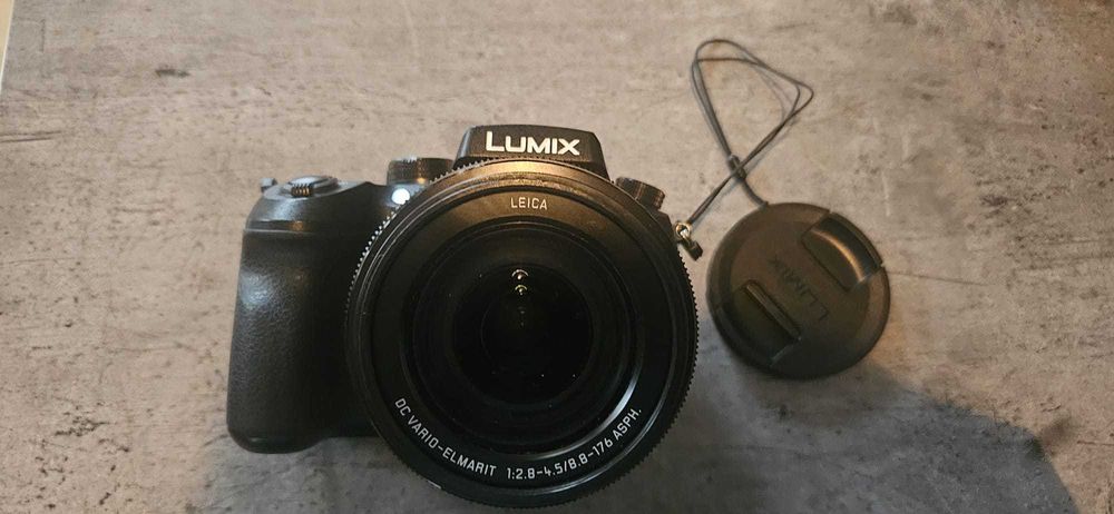 Panasonic Lumix DMC-FZ2000EG Bridge: 20.1 MP, Obiettivo Leica 24-480mm, Video 4K