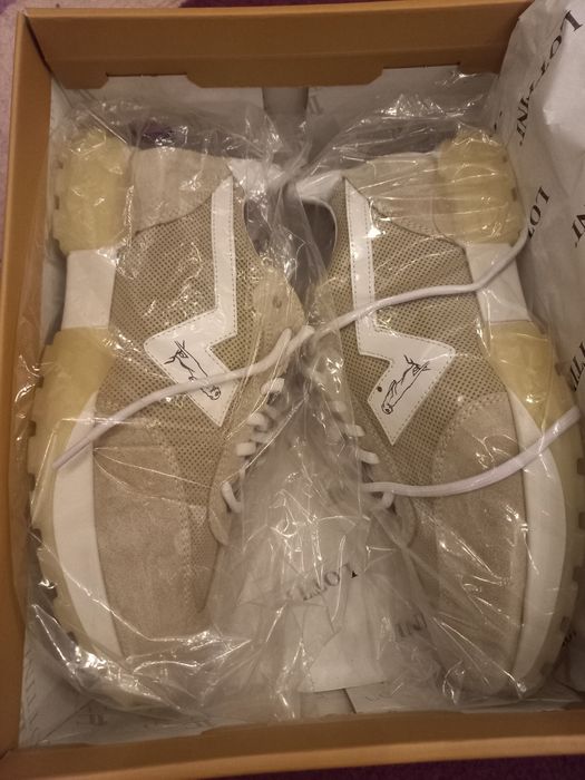 Кросівки жіночі р.40