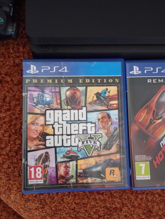 Sprzedam PlayStation 4