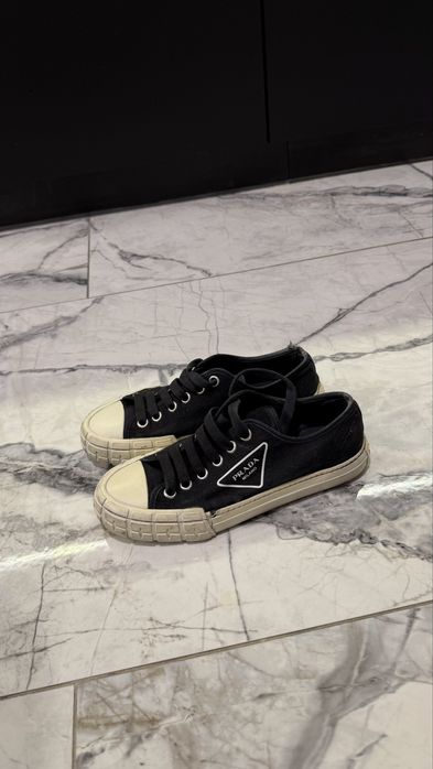 Кеди красовки чорні Prada 39 оригінал