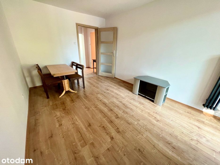 Ulica Ciasna, trzy samodzielne pokoje po remoncie - Widok 3