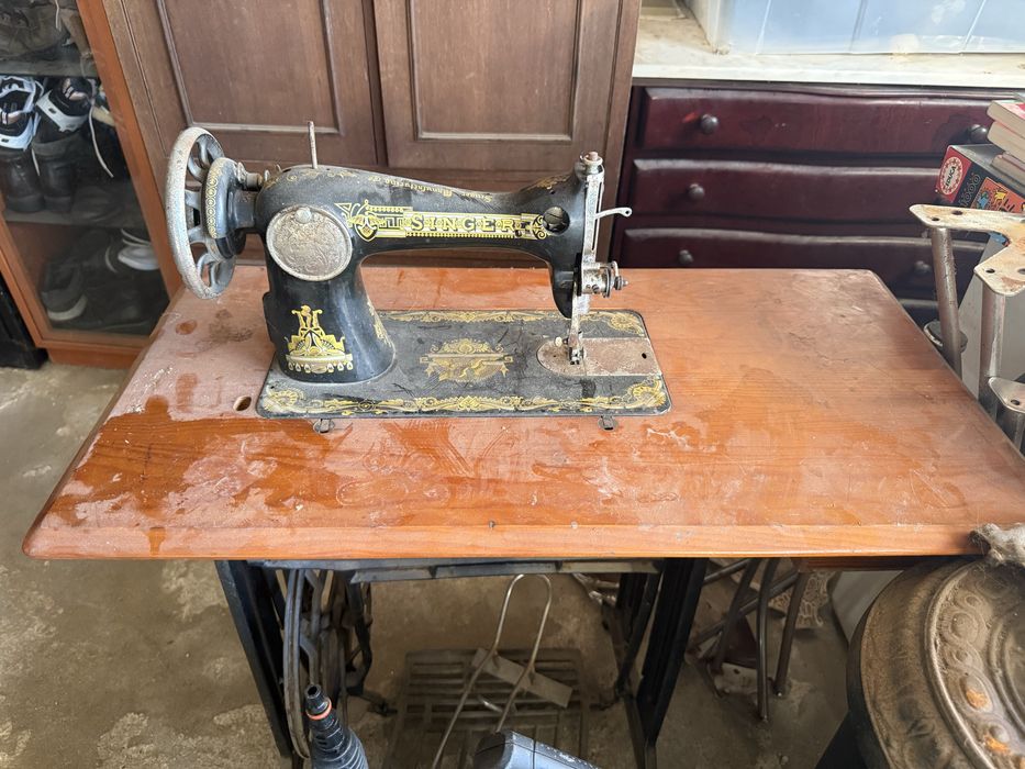Maquina de costura antiga