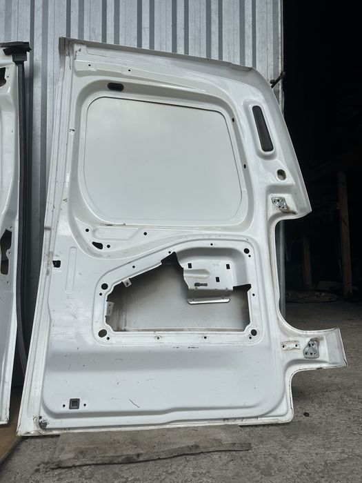 Розпашонка двері задні Сітроен Берлінго Пежо Партнер В9 разборка двери