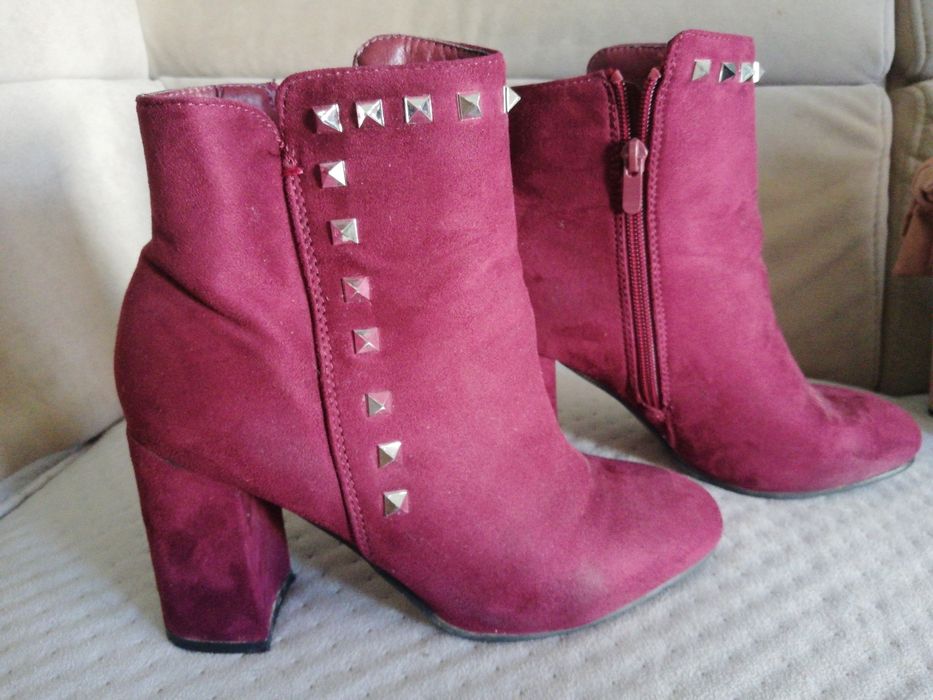 Śliczne botki z ćwiekami