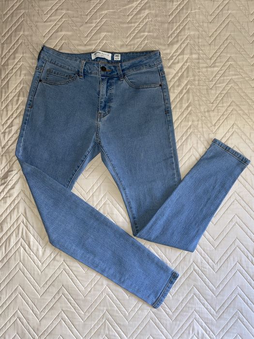 Calças azuis da bershka