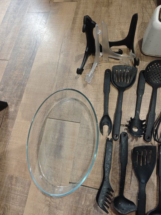 Utensílios de cozinha selados e usados