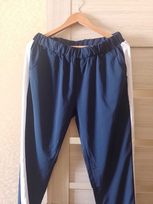 Літній брючний костюм