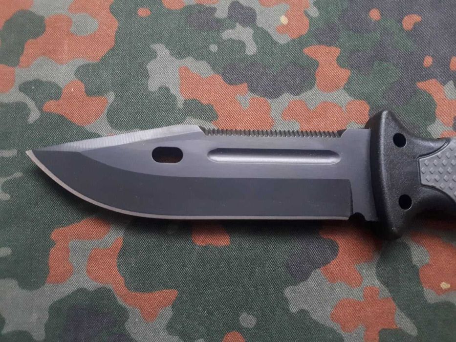 Туристичний мисливський ніж Columbia 4038A 27см з пластиковими ножними,тактичний похідний ніж з кресалом,точилкою,свистком,склобій,серрейтерна пила