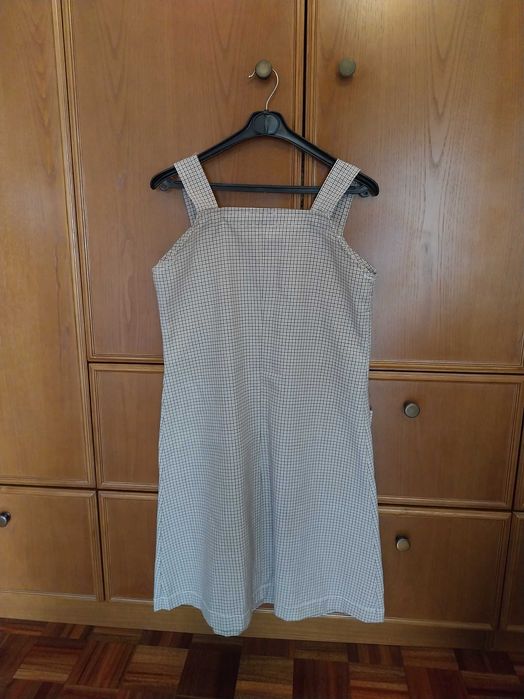 Bata, Vestido pinafore, salopete, jardineira axadrezado com bolsos frontais. Até XXL / 44