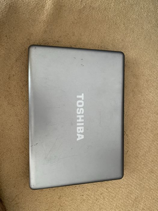 Portátil Toshiba antigo – para peças