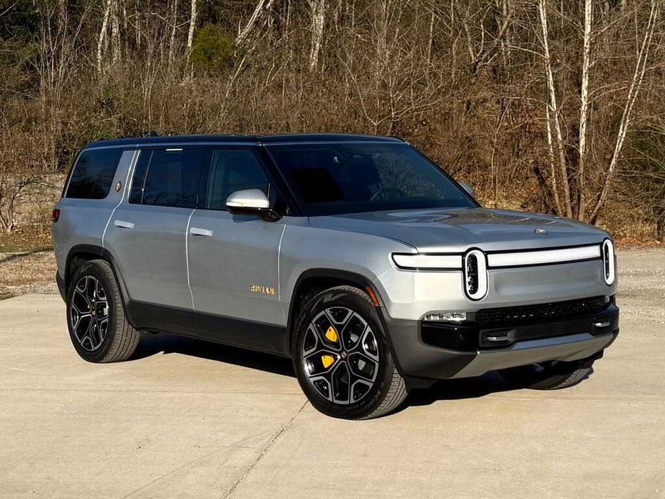Rivian R1S EV 2023