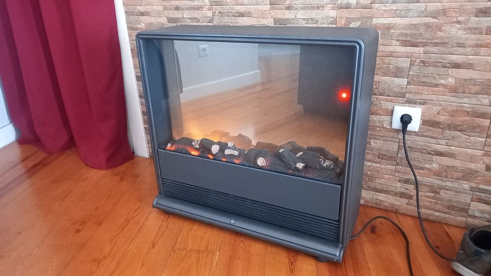 Lareira elétricas com 4 rodas