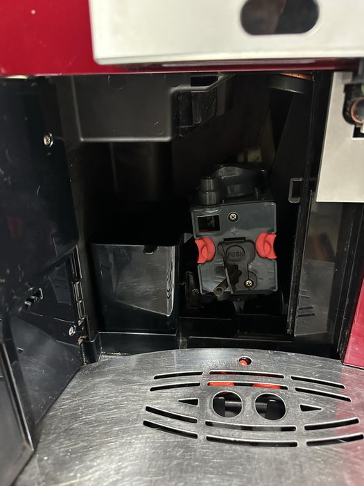 Кавомашина DELONGHI