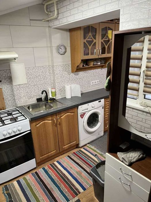 Частина будинку 28 м² з ремонтом і гаражем| | Інститут зв’язку