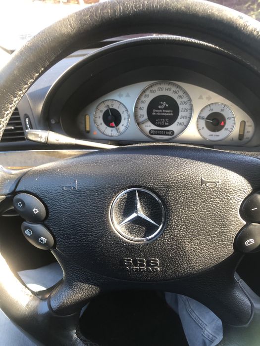 Mercedes benz E-CLASS T-Model