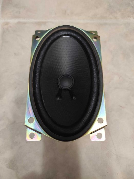 Динамики новые LG на 8 Ом , 15-25 Вт lg/