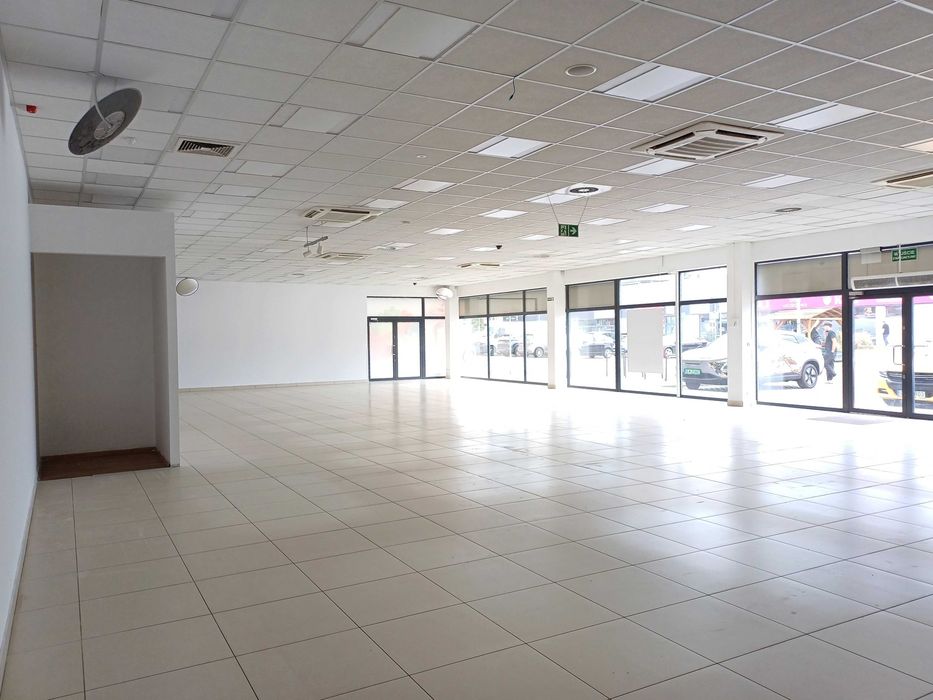 Lokal handlowo - usługowy 87 m2  park handlowy w Andrespolu