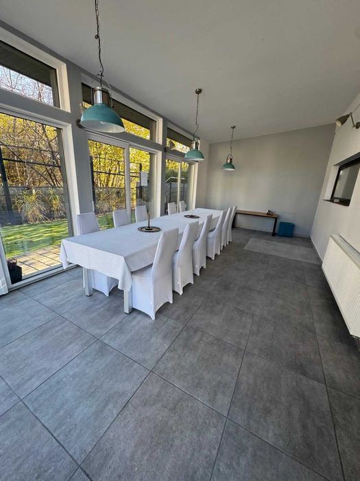 Przeszklona sala dostęp do ogrodu lokal usługowy Rzeszów Sikorskiego