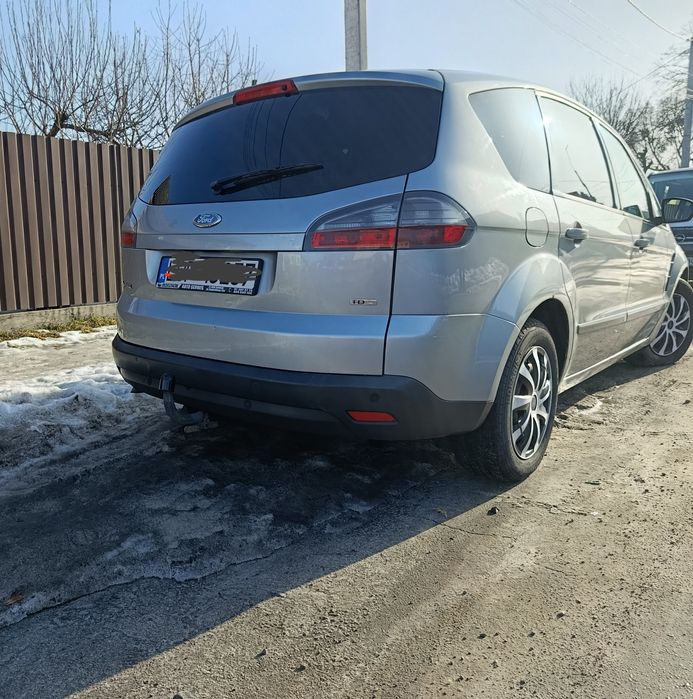 Авто для Військових. Мінівен 7 місний.