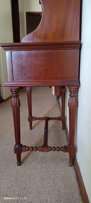 Móvel pequeno de apoio