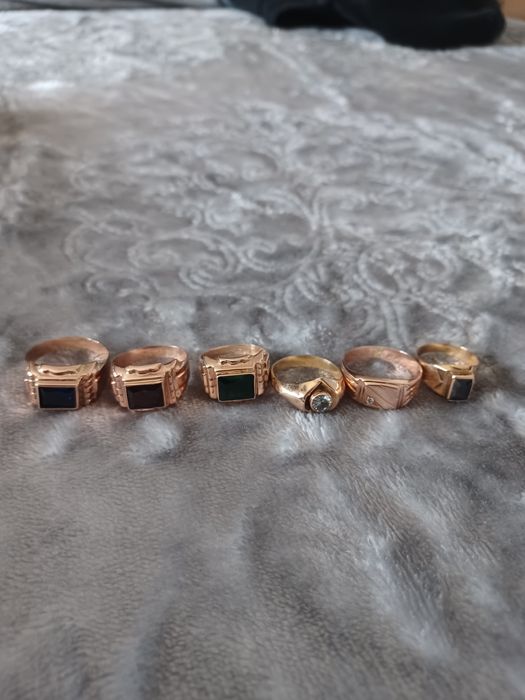 Vendo aneis em 9k e um de 14k