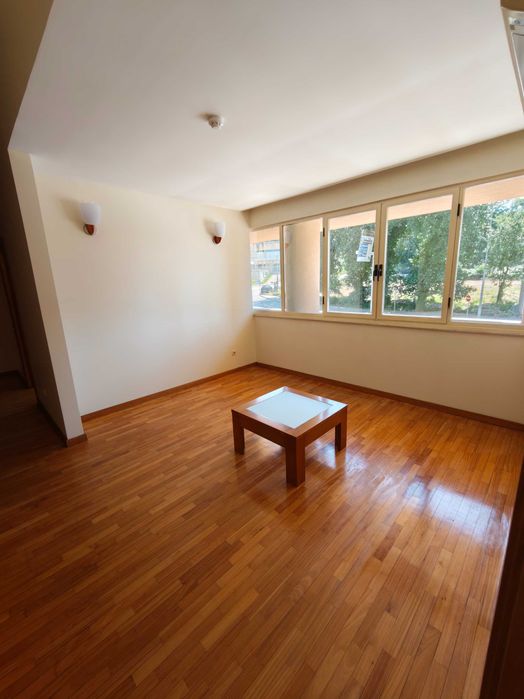 Espaço Versátil para Escritórios ou Clínica (95m²) – Recém-Renovado – Vila Nova de Famalicão