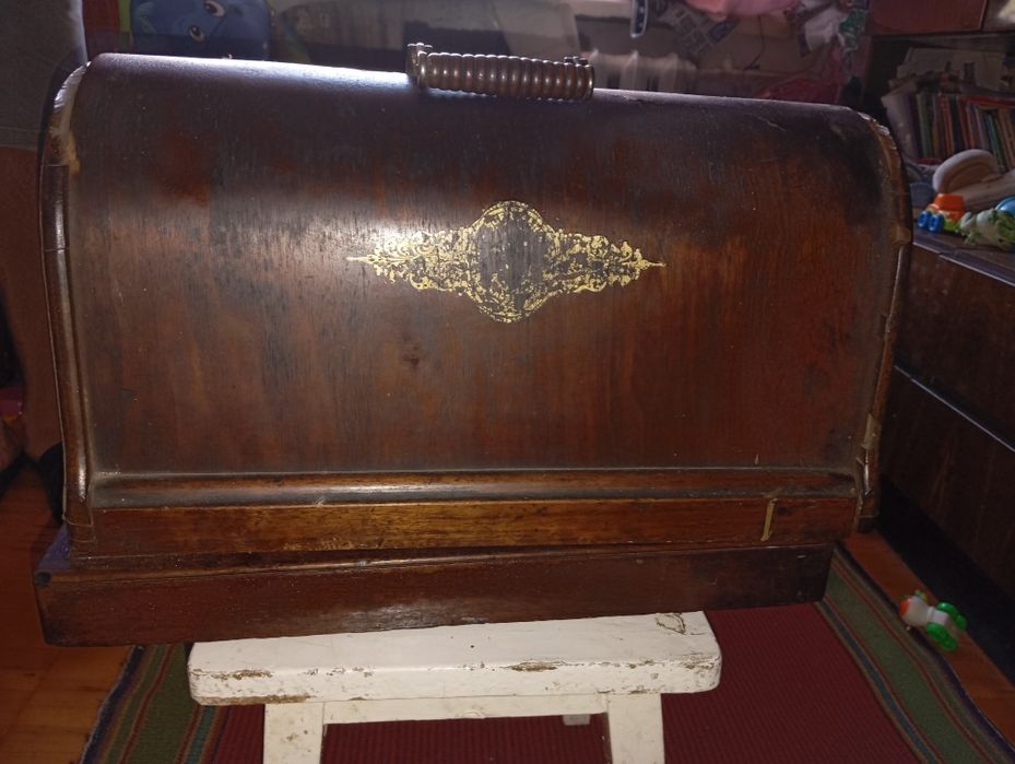 Швейна машинка .