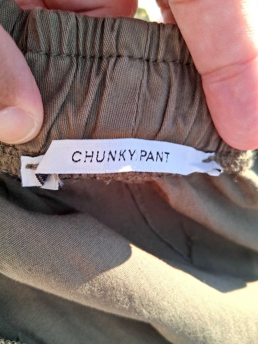 Calça Breskha,com top Pull&Bear.