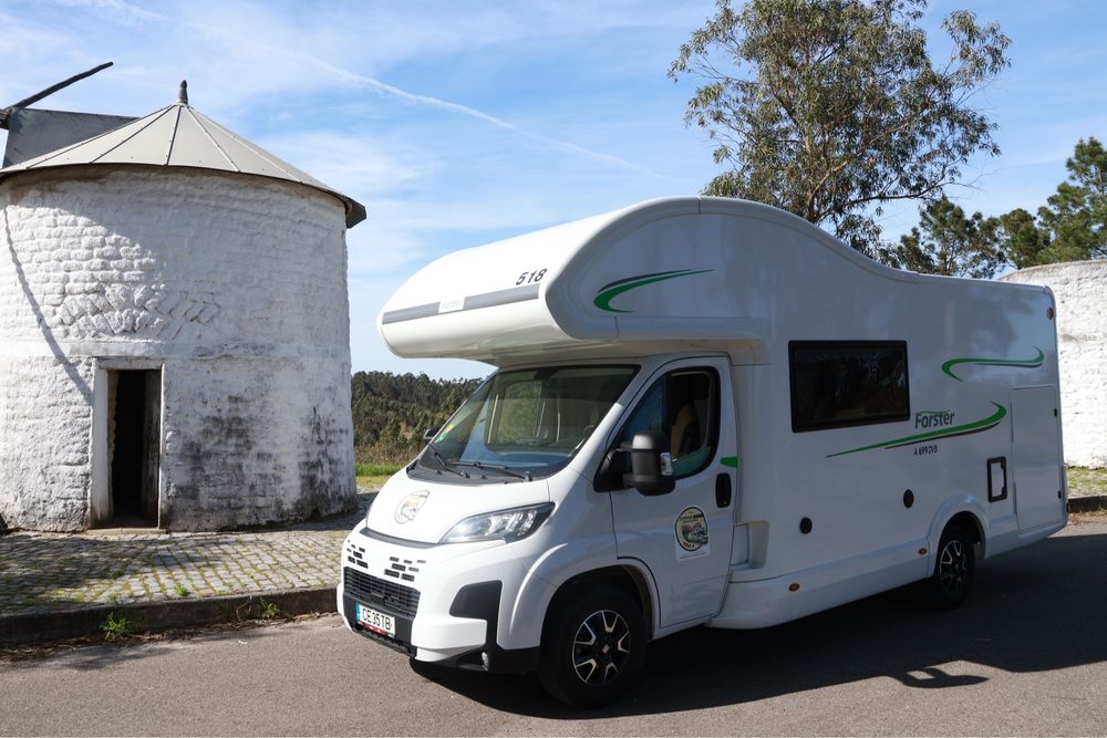 Aluguer de Autocaravana o ano inteiro 6 lugares