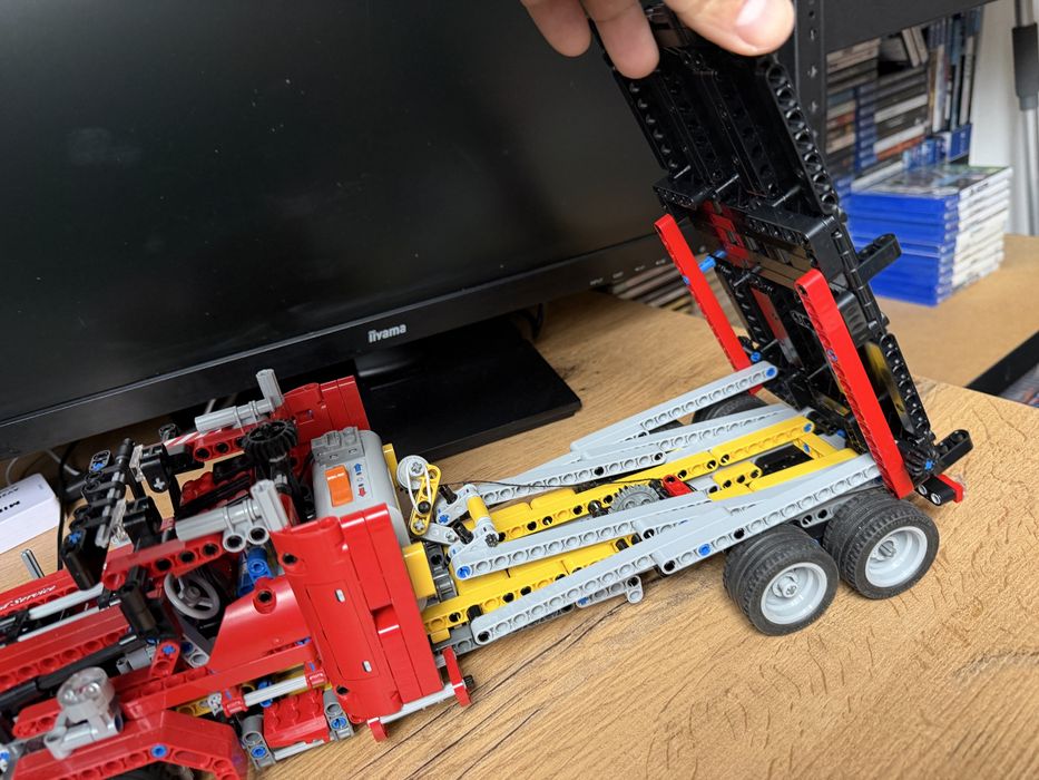 Lego Technic 8109 Ciezarowka z plaska platforma
