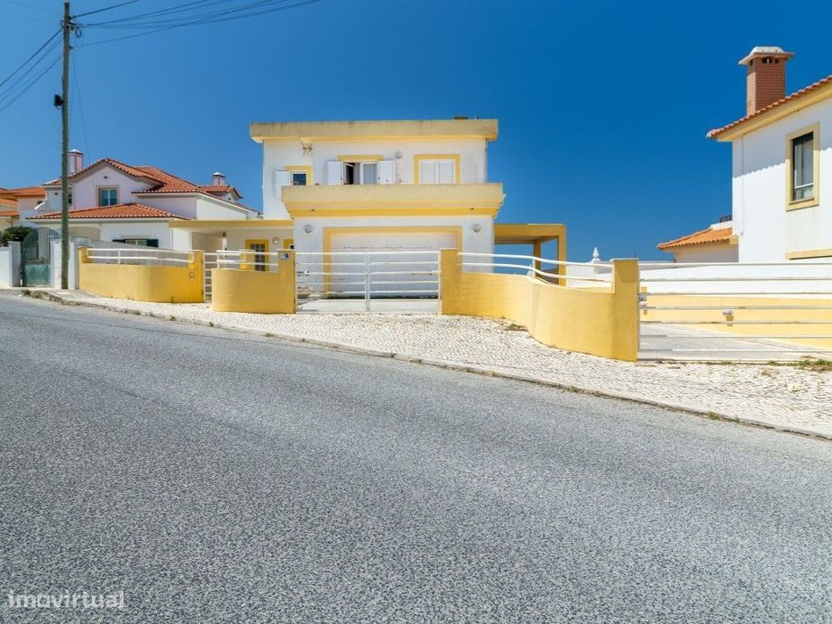 Moradia exclusiva com vista mar deslumbrante, piscina e localização...