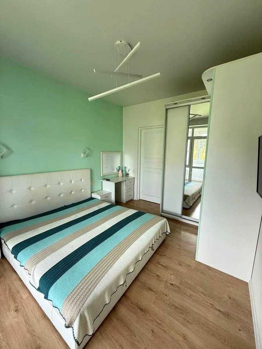 Здається світла, затишна та простора квартира Солом'янський р-н