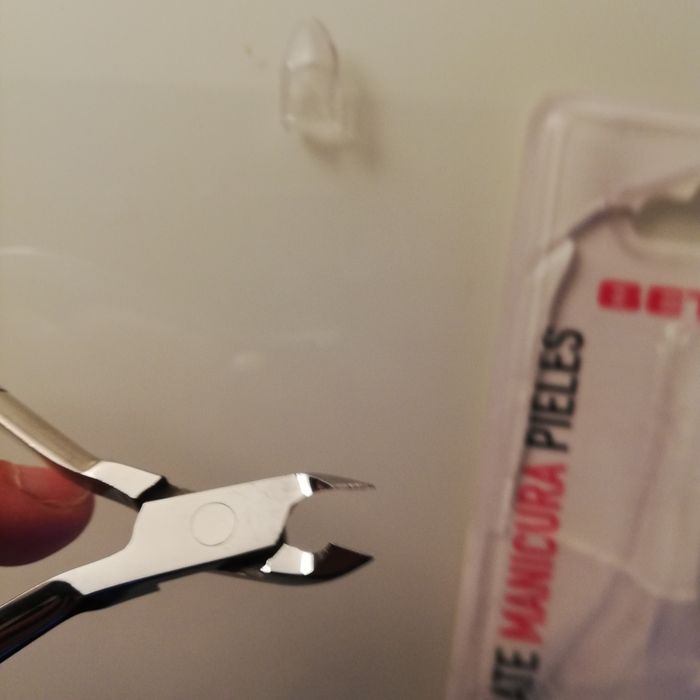 Alicate de cutículas Beter novo