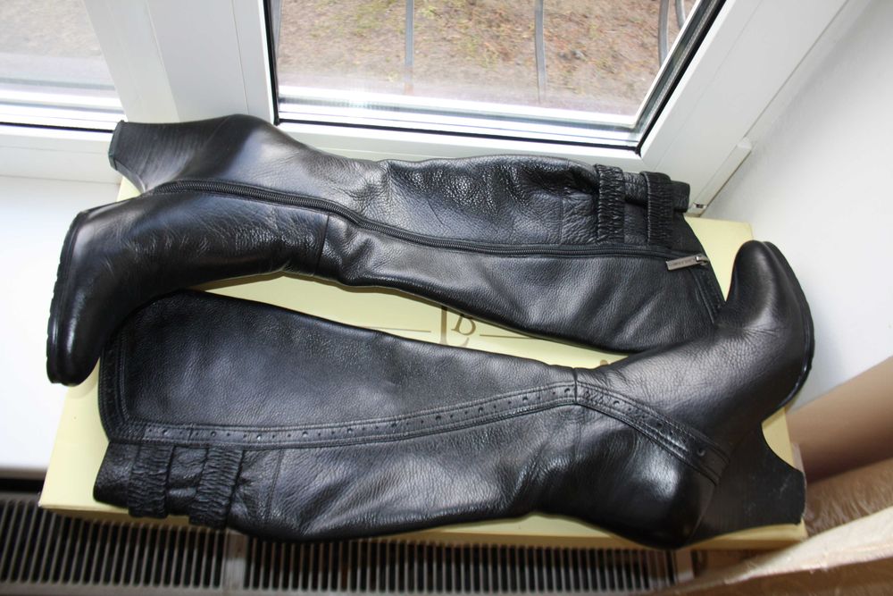 Сапоги демисезонные Laura Berti. Италия. Р - 39.