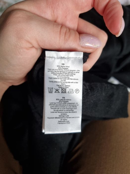 Sweter męski dekolt w serek czarny merino wełna merynos elegancki