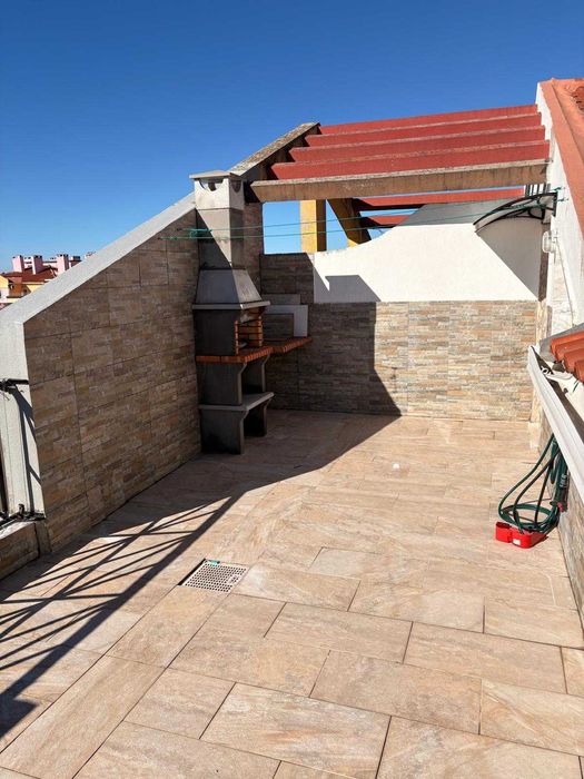 Vende-se T1+1 DUPLEX Na Tapada Das Merces