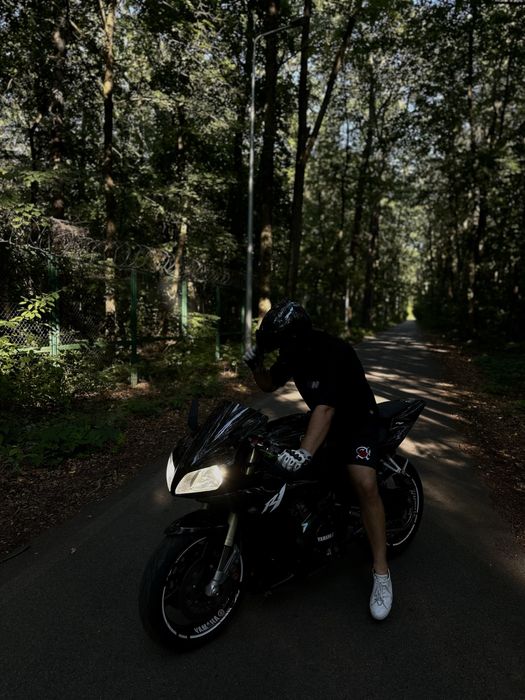 Yamaha R1 2002года